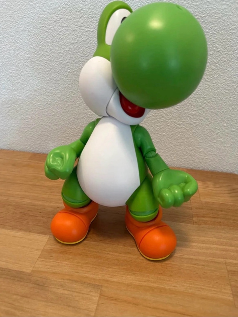 Let's Go Yoshi! Super Mario Bros Talking Posable Yoshi